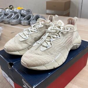 Reebok Zig Kinetica 2 Chalk Orange Flare Women’s Size 8 FX9402